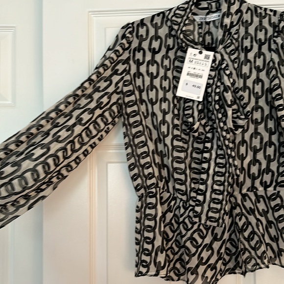 NWT Zara Blouse, Black Chain, Size M - Picture 3 of 4